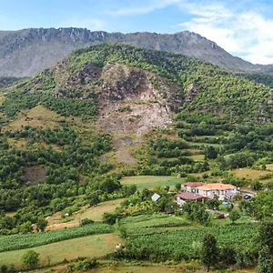 Chata Disha, Tirana