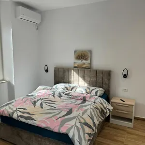 Gasthuis 21 At Blloku Area, Tirana