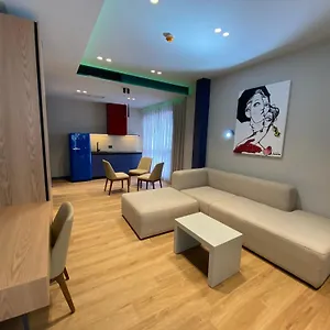 Aparthotel Si, Tirana